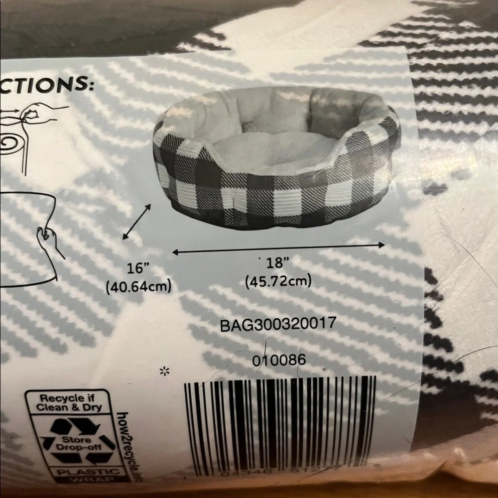 Vibrant Life Round Cuddler Pet Bed - Black & White Plaid - NEW